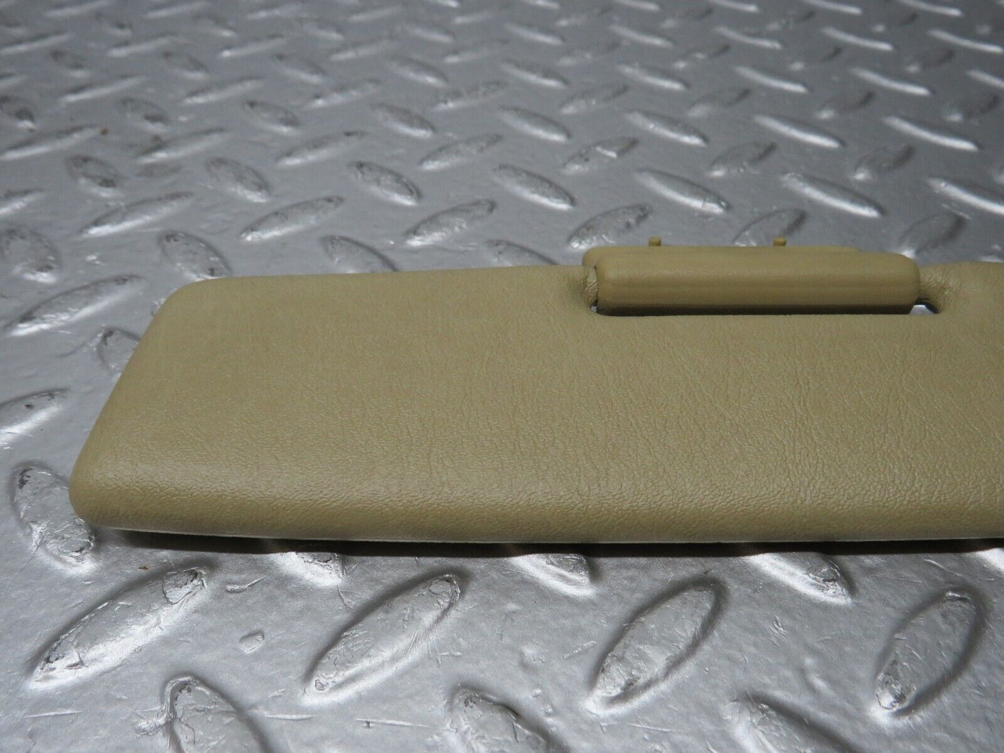 33943 Mercedes-Benz W124 260E Sun Visor Middle Beige