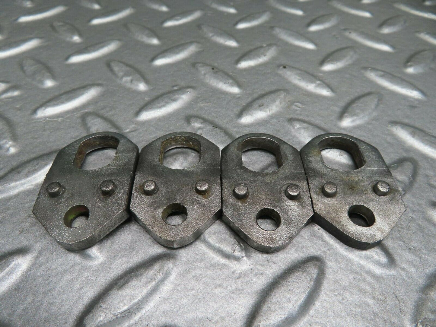 15635 Mercedes-Benz R107 450SL Fuel Injector Bracket 4pcs