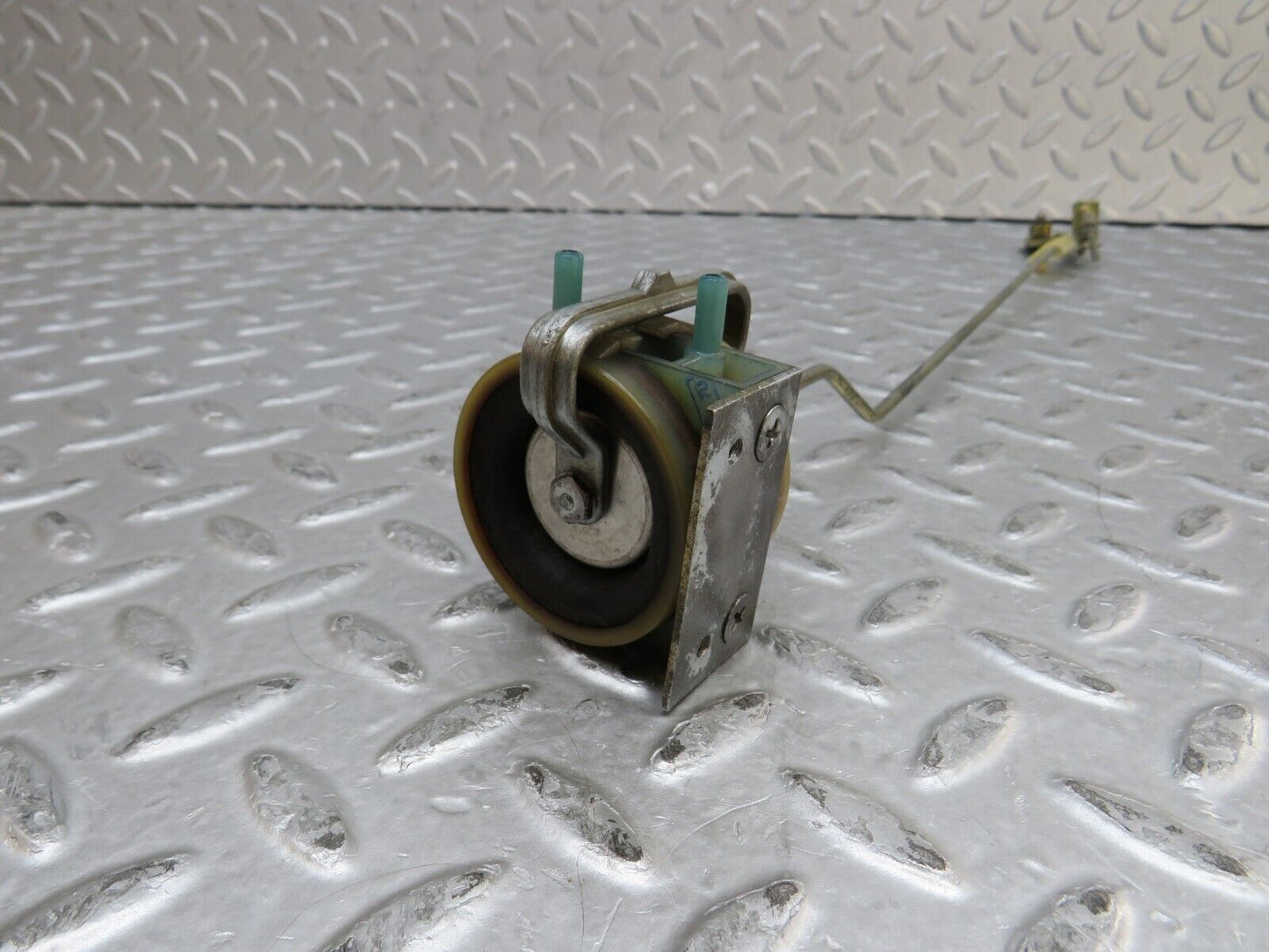 37293 Mercedes-Benz W109 300SEL Rear Left Door Lock Vacuum Actuator