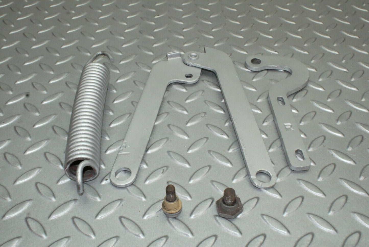 2502 Mercedes-Benz W116 350SE Bonnet Hinge Right Side
