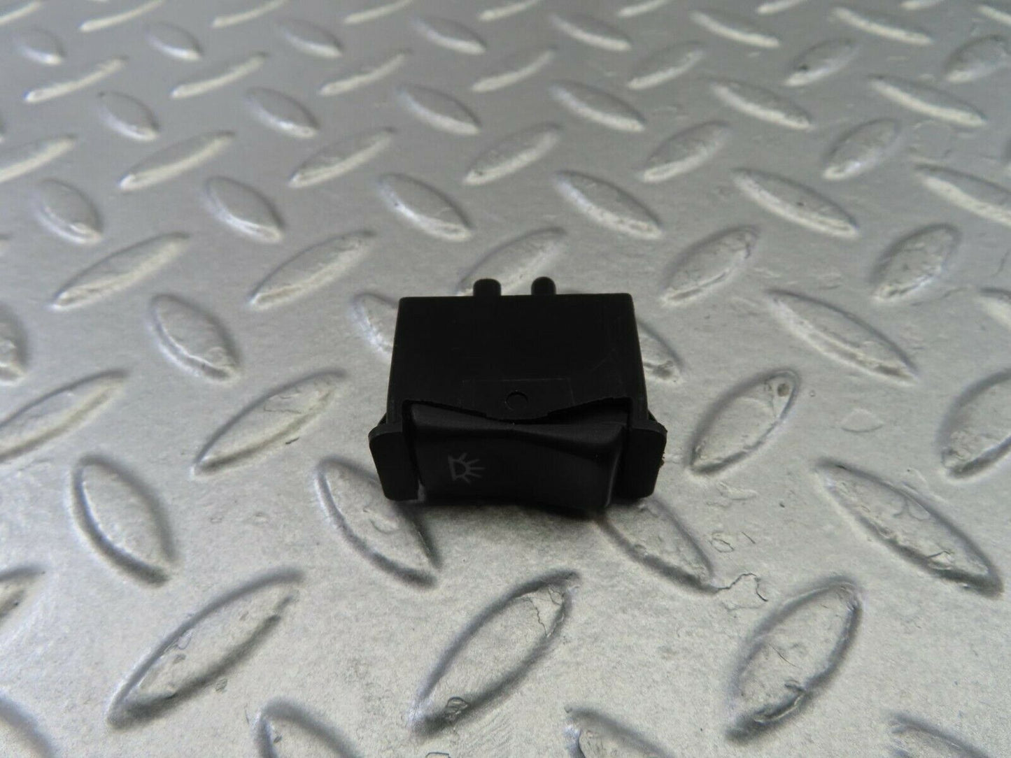 10739 Mercedes-Benz C123 280CE Coupe Interior Light Switch 0008205910