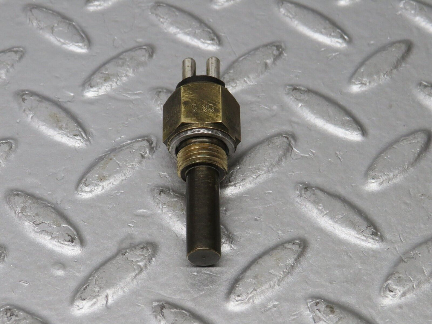 39330 Mercedes-Benz R107 500SL Coupe Temperature Sensor VDO