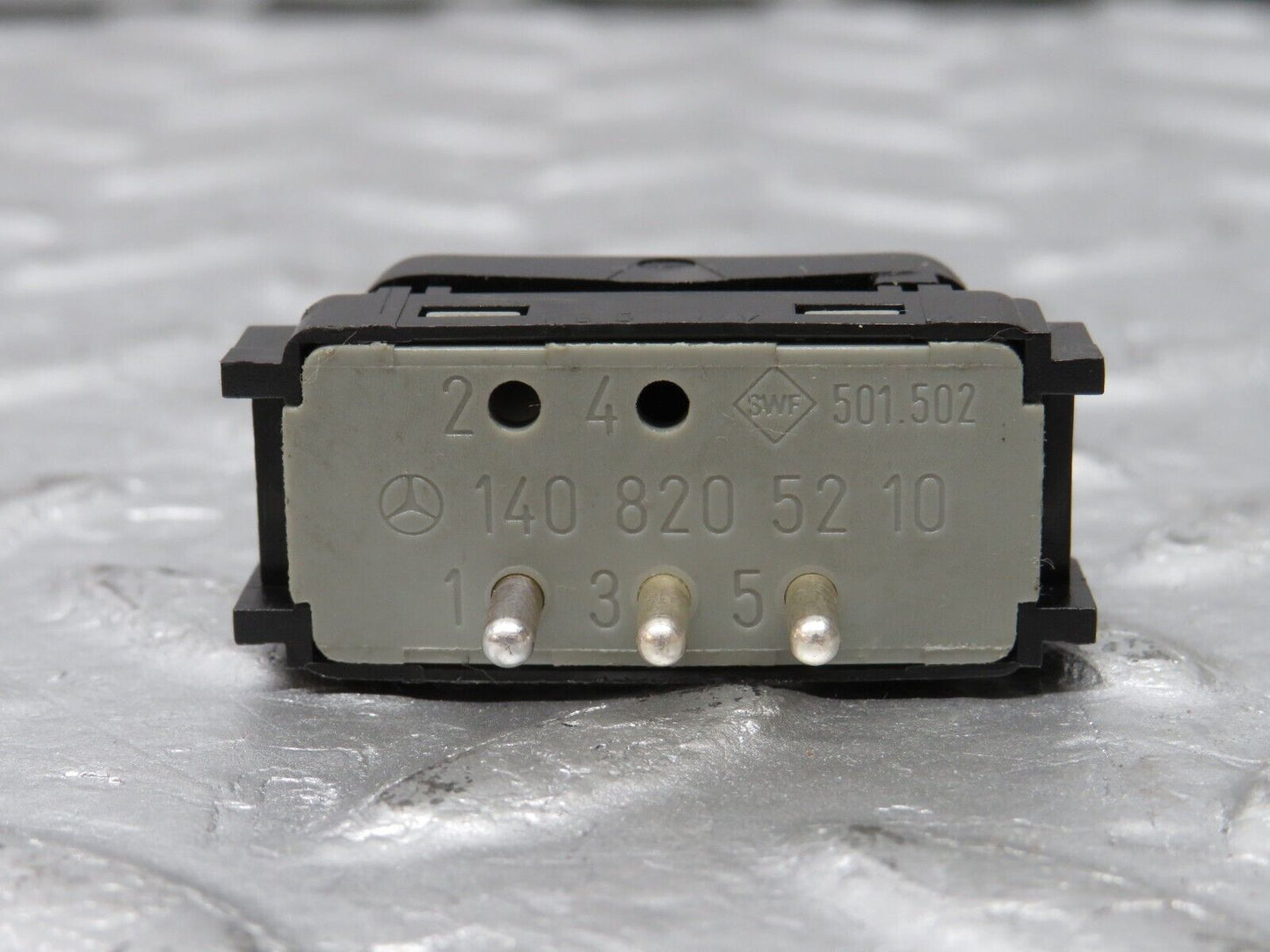 33331 Mercedes-Benz W202 C180 Head Rest Control Switch 1408205210