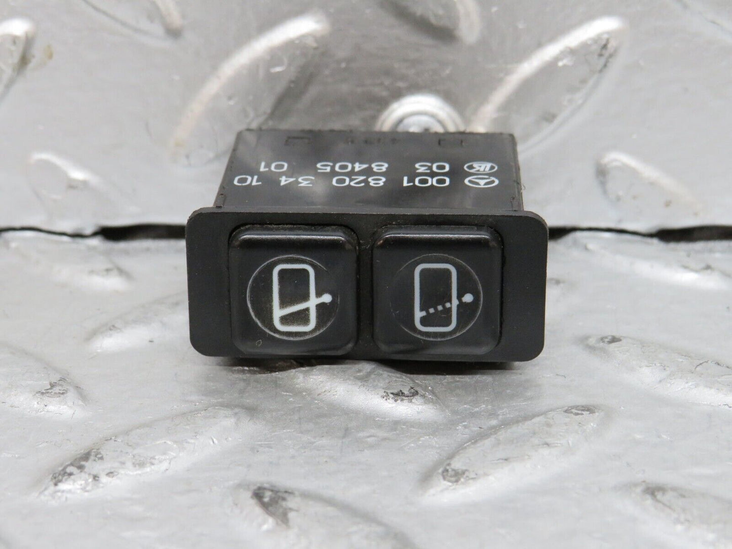 28322 Mercedes-Benz S123 240D Wagon Rear Wiper Control Switch 0018203410