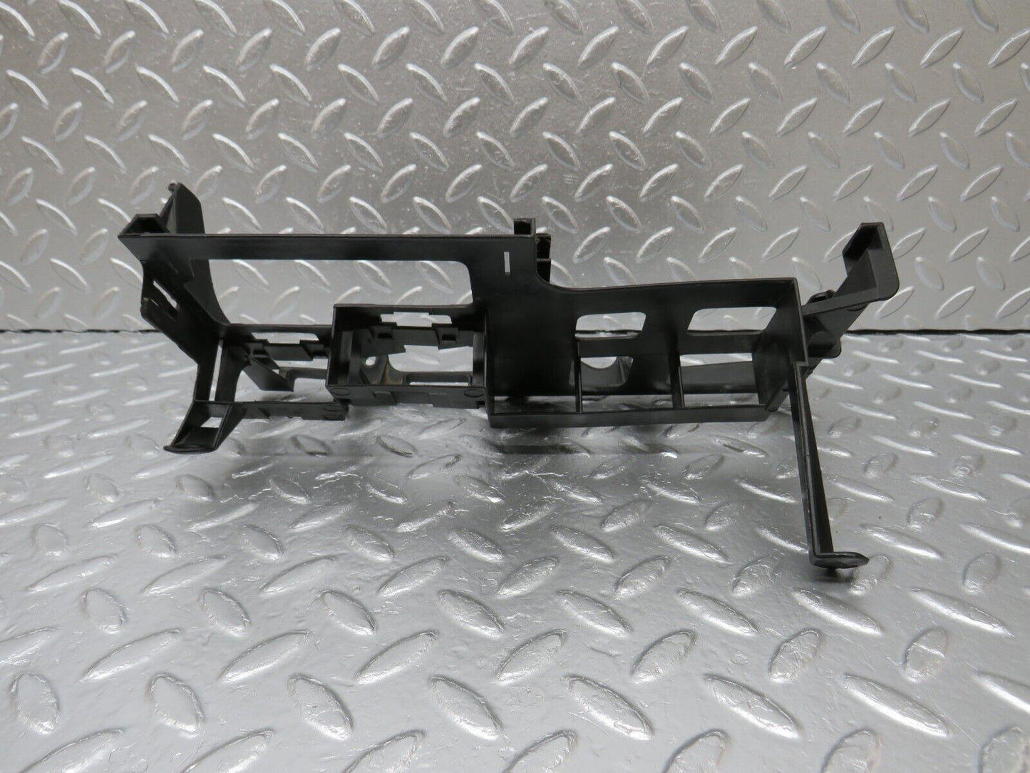 33977 Mercedes-Benz W124 260E ECU And Relay Bracket 1245455240