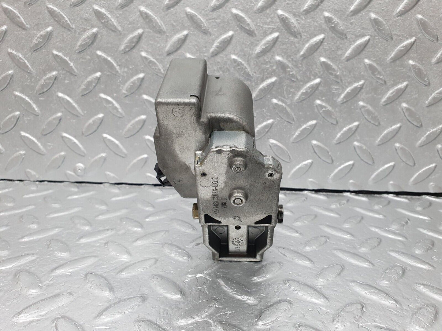 41860 Mercedes-Benz W202 C200 Steering Column Ignition Lock