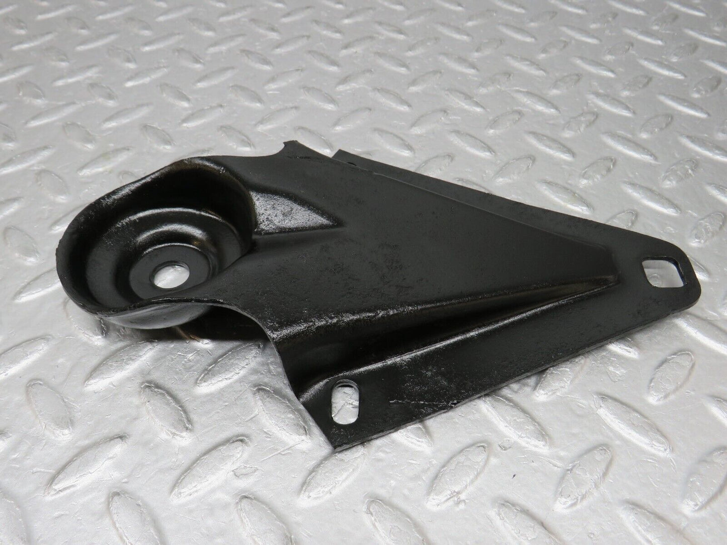 37484 Mercedes-Benz W109 300SEL Rear Suspension Axle Mounting Bracket