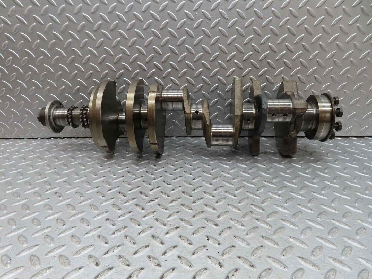 17812 Mercedes-Benz W116 450SEL  Crankshaft 1170311001