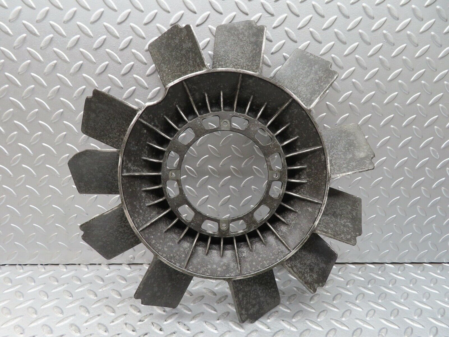 17640 Mercedes-Benz W116 450SEL Engine Cooling Fan