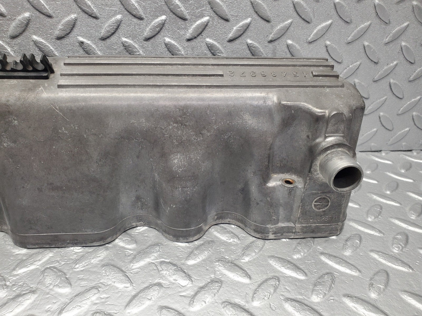 W126 Coupe cylinder head valve cover right used OEM