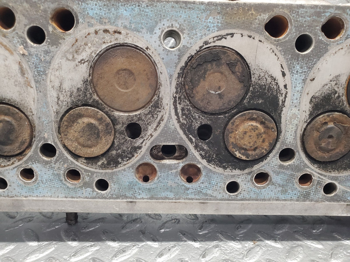 W112 cylinder head used OEM