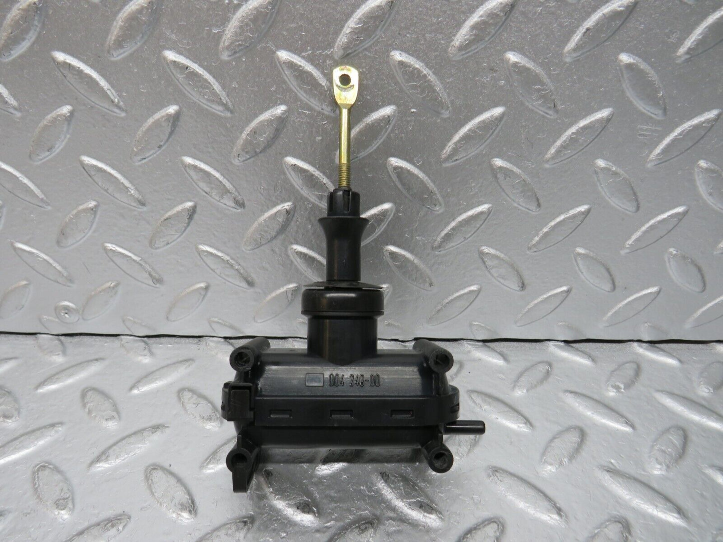 32449 Mercedes-Benz S124 300TE Wagon Door Lock Vacuum Actuator Rear Left