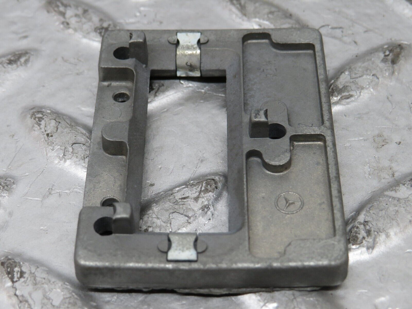 26556 Mercedes-Benz C124 220CE Coupe Rear View Mirror Mount Bracket
