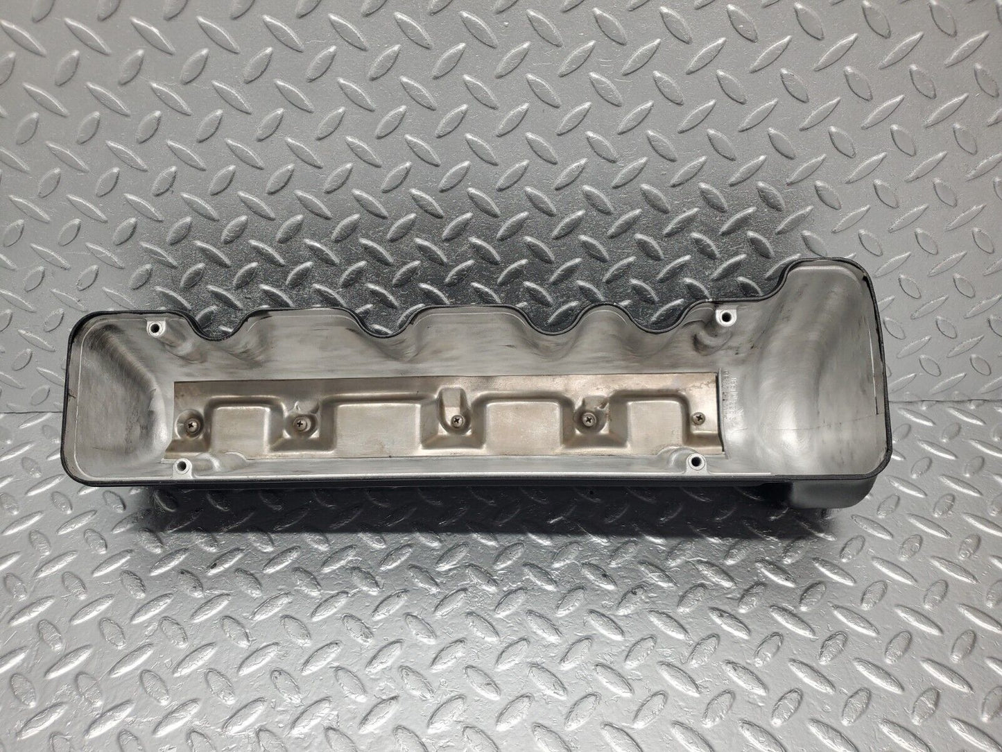 46319 Mercedes-Benz W126 420SE Cylinder Head Valve Cover Left Side 1170162105