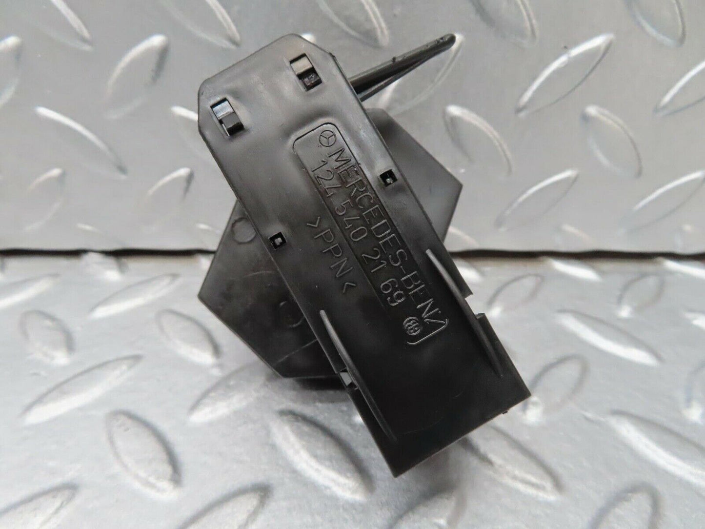 16381 Mercedes-Benz W124 260E Cable Wire Distributor Connector 1245402169