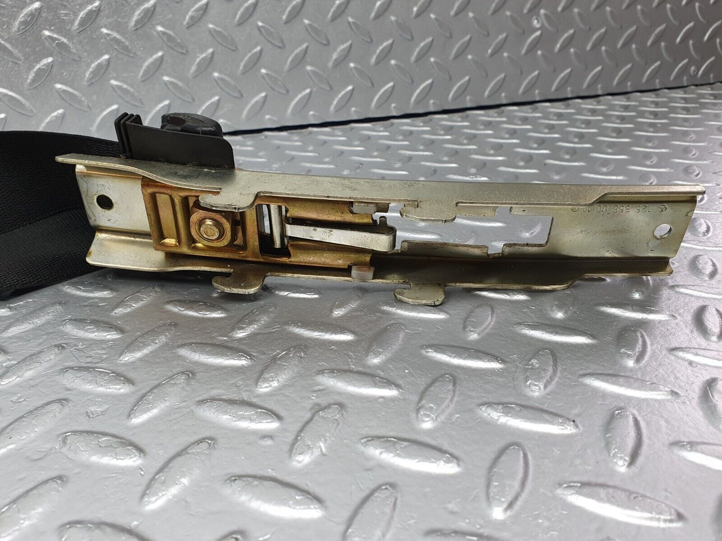 41695 Mercedes-Benz W124 200E Front Left Seat Belt With Buckle 1248603985 1268580011 1248600169