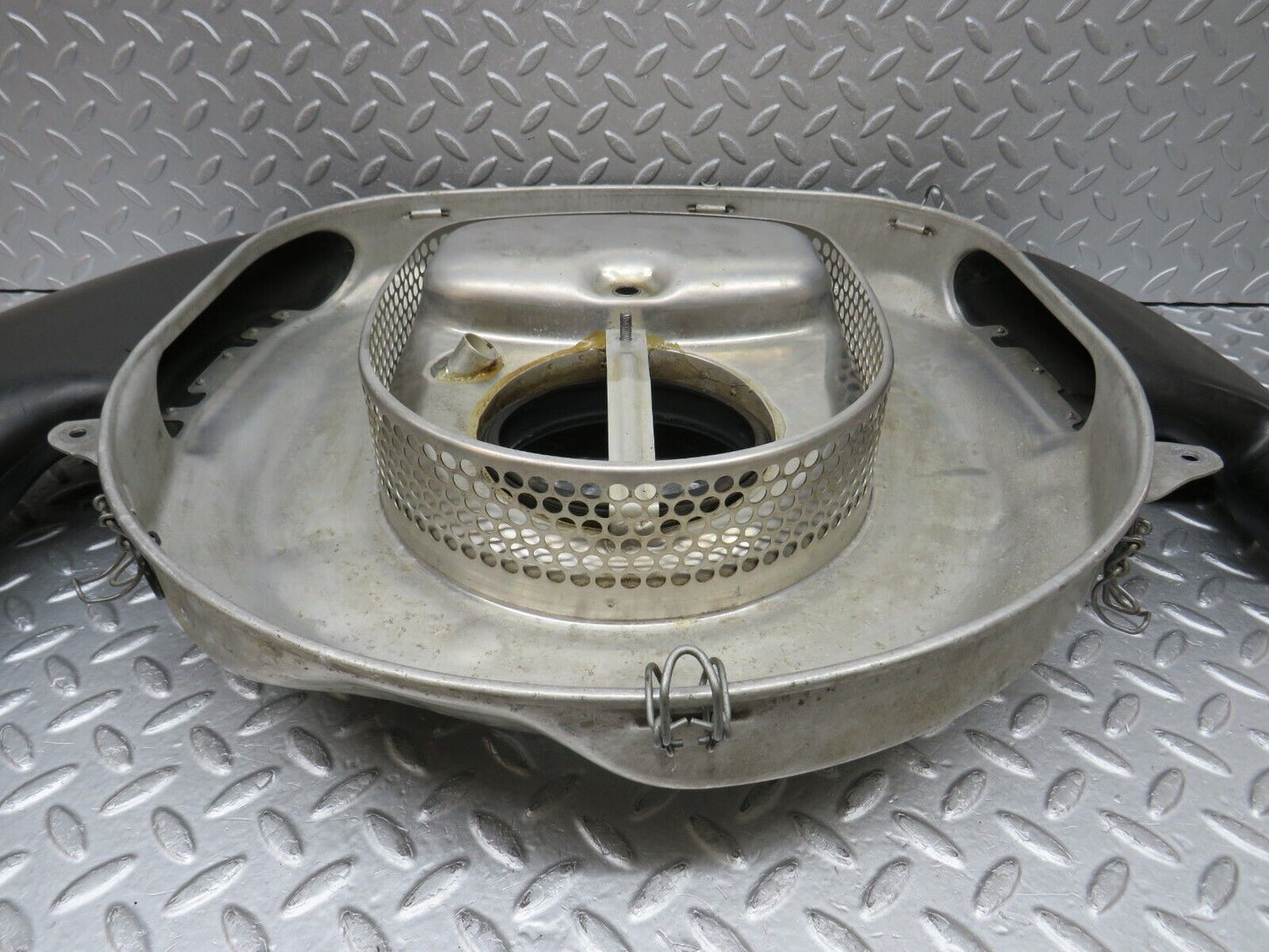 36239 Mercedes-Benz W126 420SE Aluminium Air Filter Box Housing 0130946802