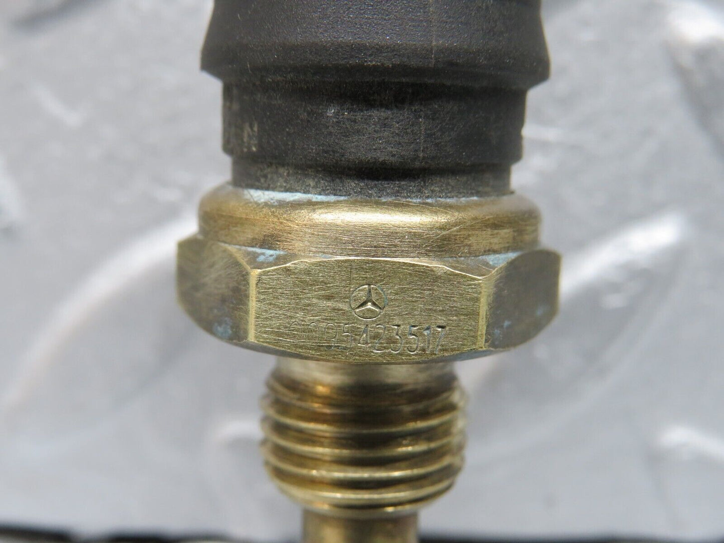 38663 Mercedes-Benz R129 280SL Coolant Temperature Sensor Beru 0095423517