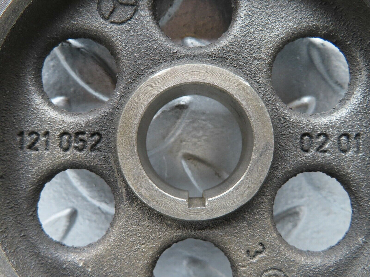 19106 Mercedes-Benz W123 300D Camshaft Timing Gear 1210520201