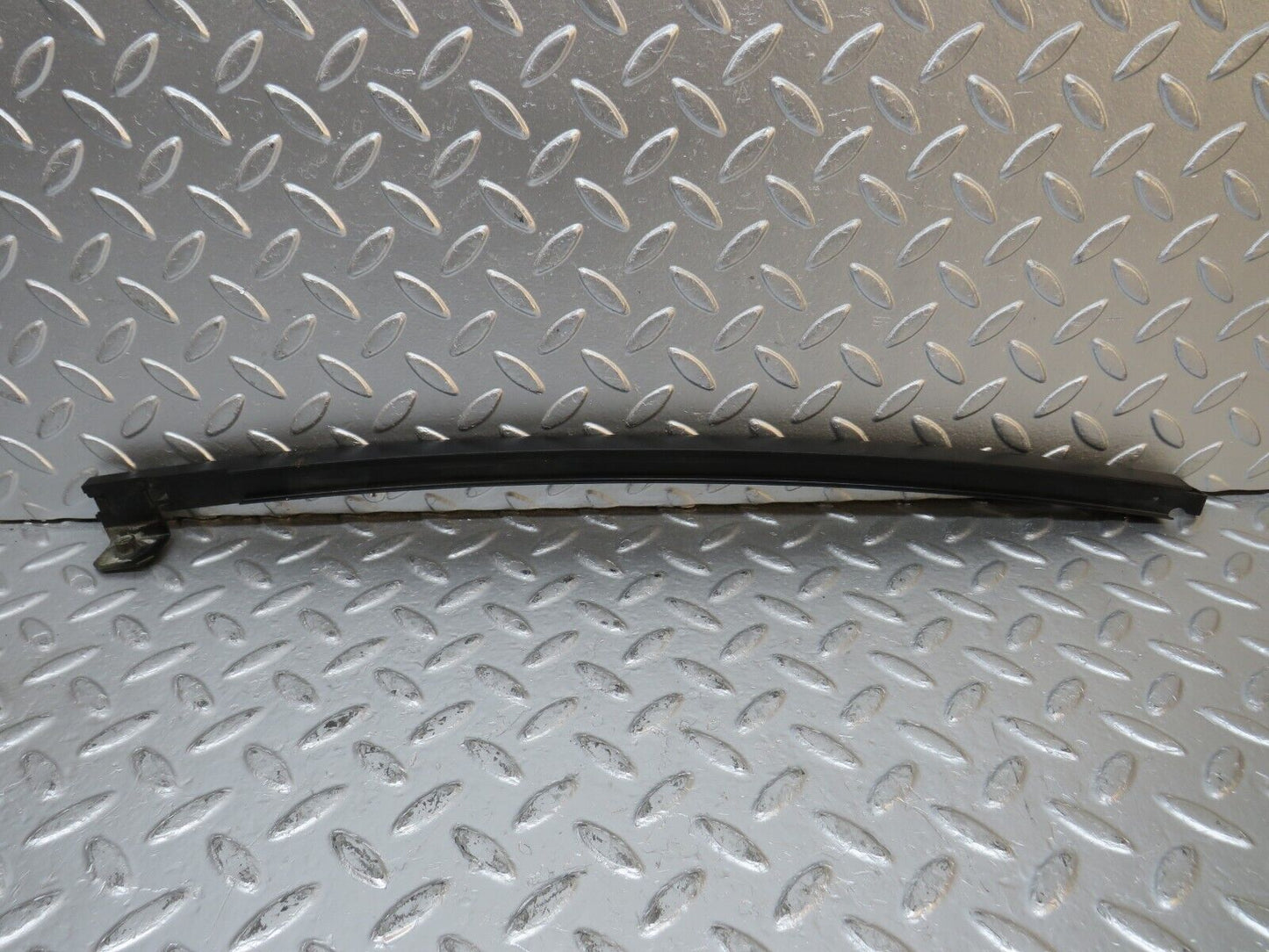 31211 Mercedes-Benz S124 220TE Wagon Rear Left Door Window Channel