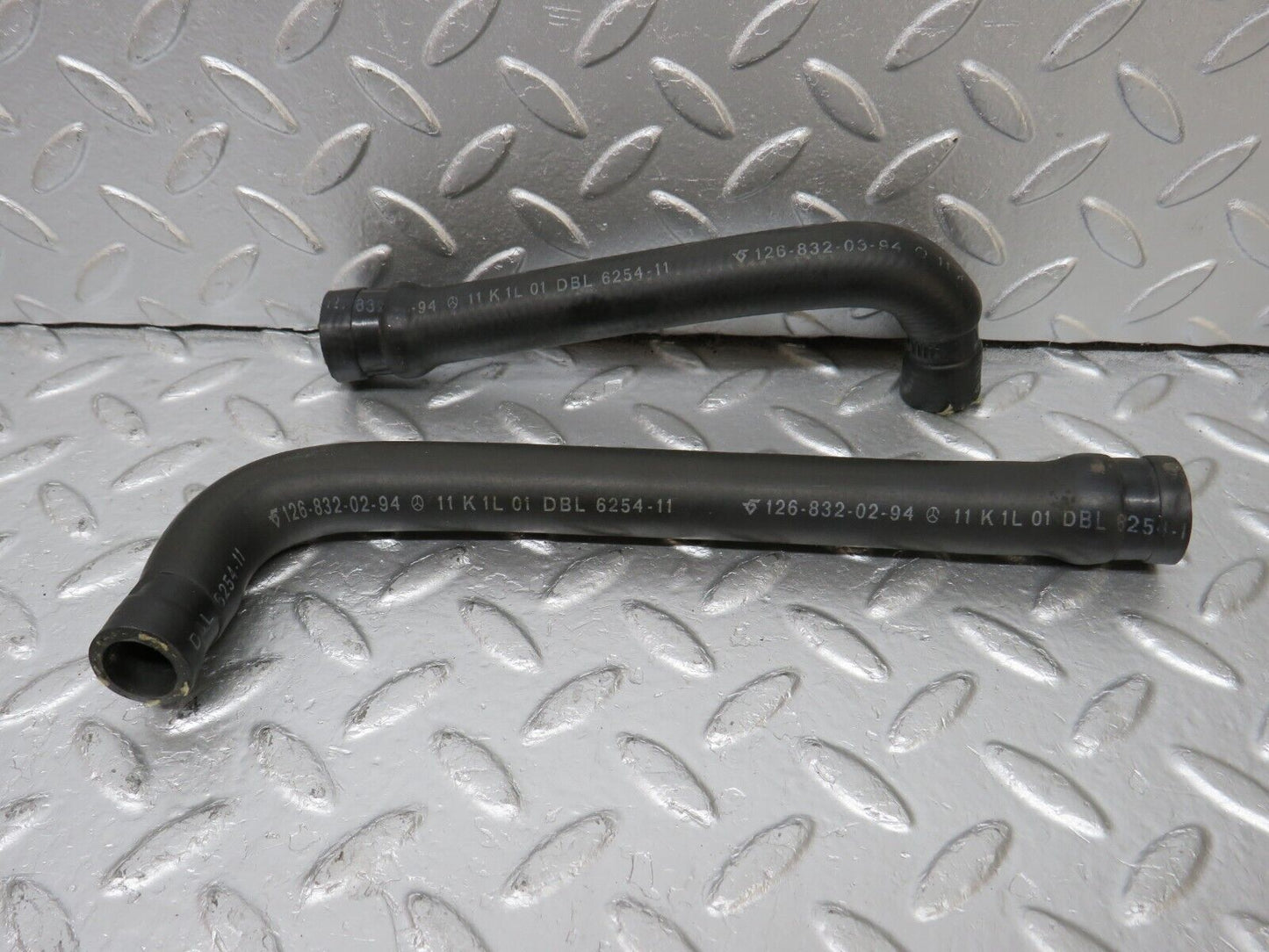 34405 Mercedes-Benz C126 380SEC Coupe Heater Hose Pipe 1268320294 1268320394