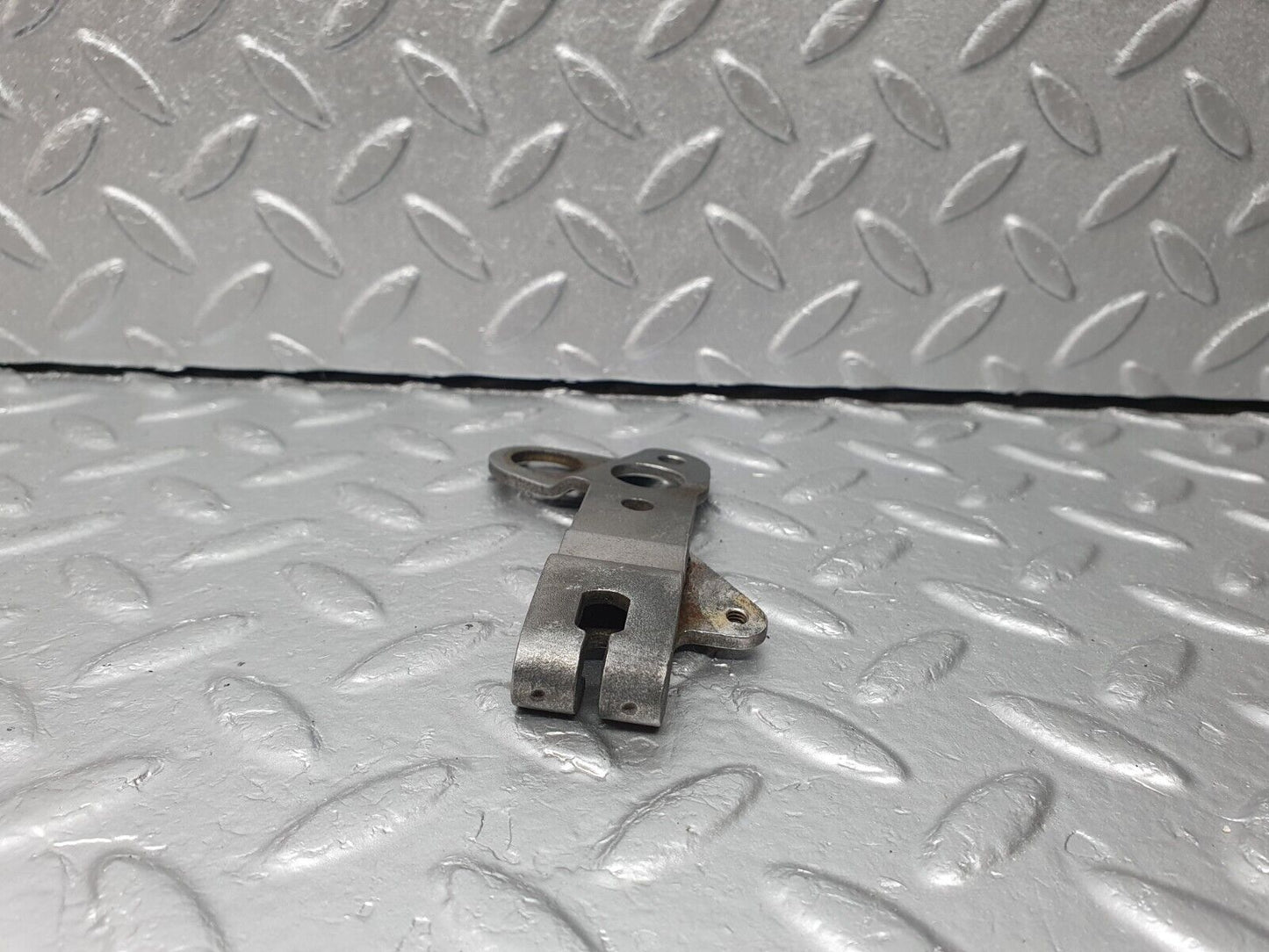 41305 Mercedes-Benz W123 300D Automatic Gearbox Linkage Bracket 722.118