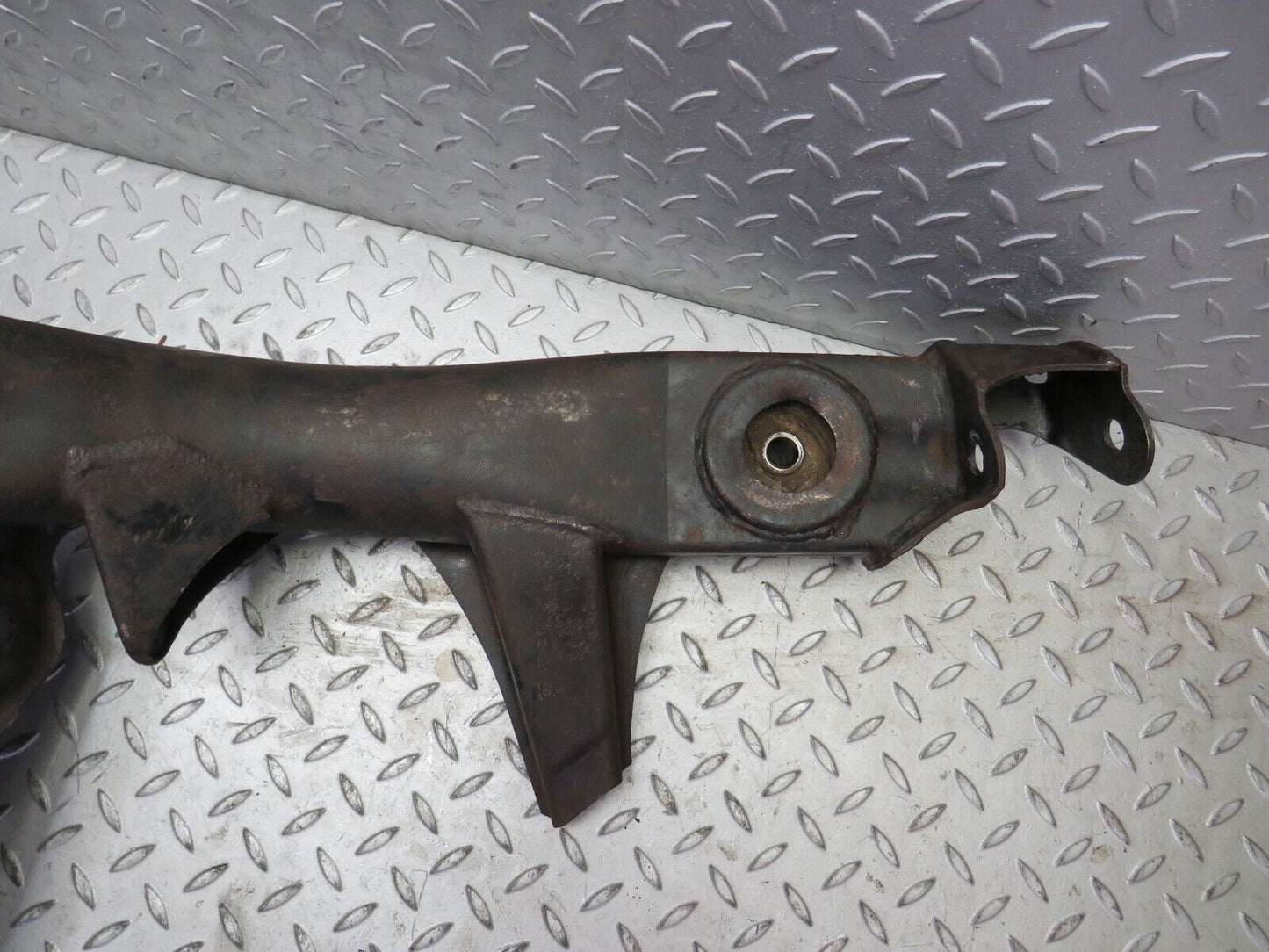 39968 Mercedes-Benz R107 350SL Rear Subframe Axle Carrier