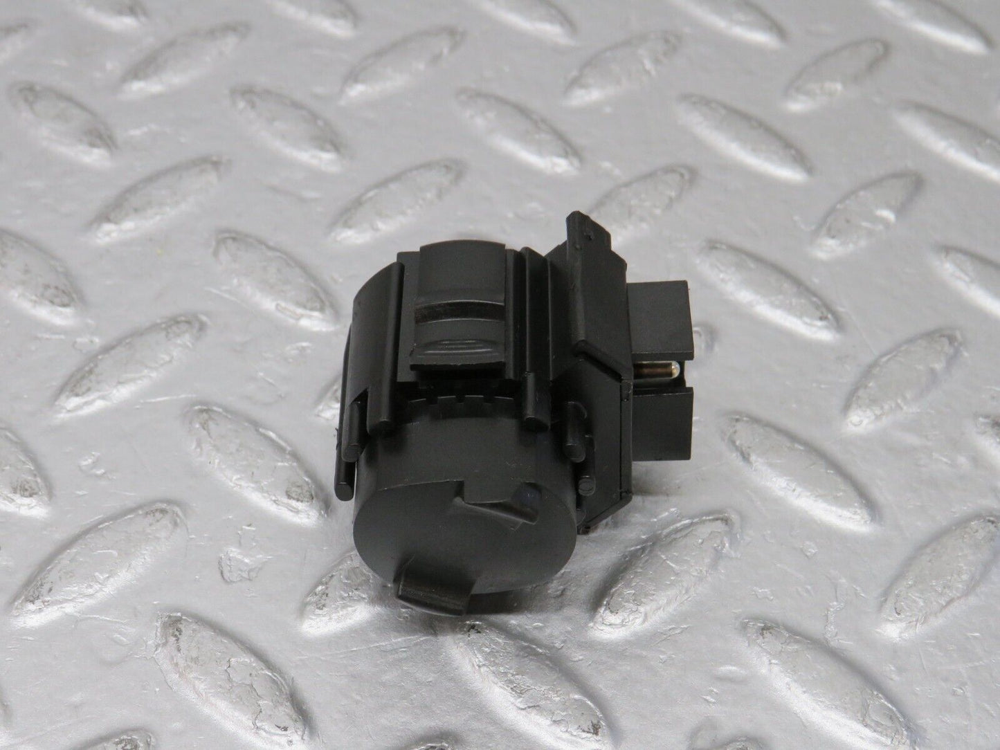38836 Mercedes-Benz W201 190E 2.6L Kick Down Switch 0025452214