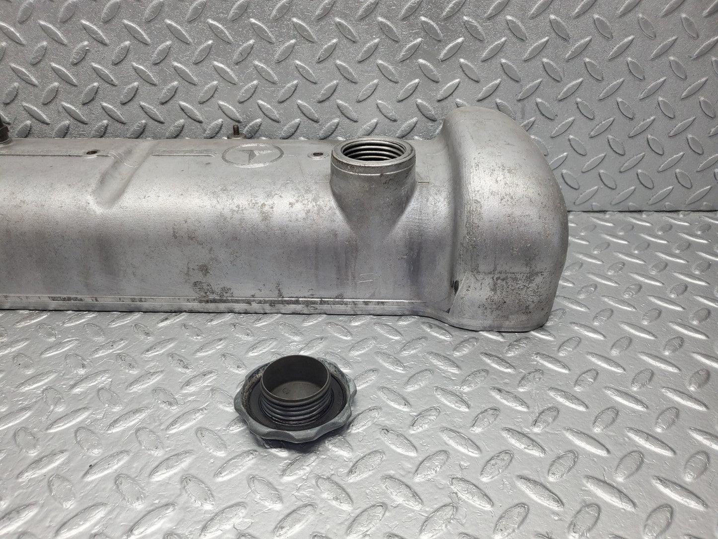 W112 cylinder head cover used OEM