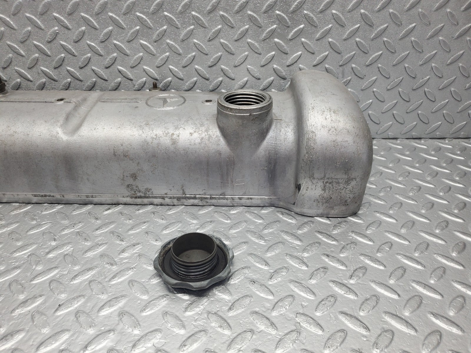 W112 cylinder head cover used OEM