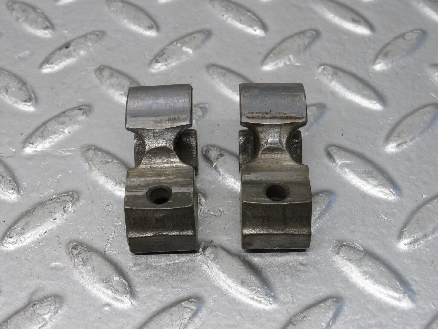 32876 Mercedes-Benz C107 R107 350 V8 Valve Rocker Arm With Spring & Tappet