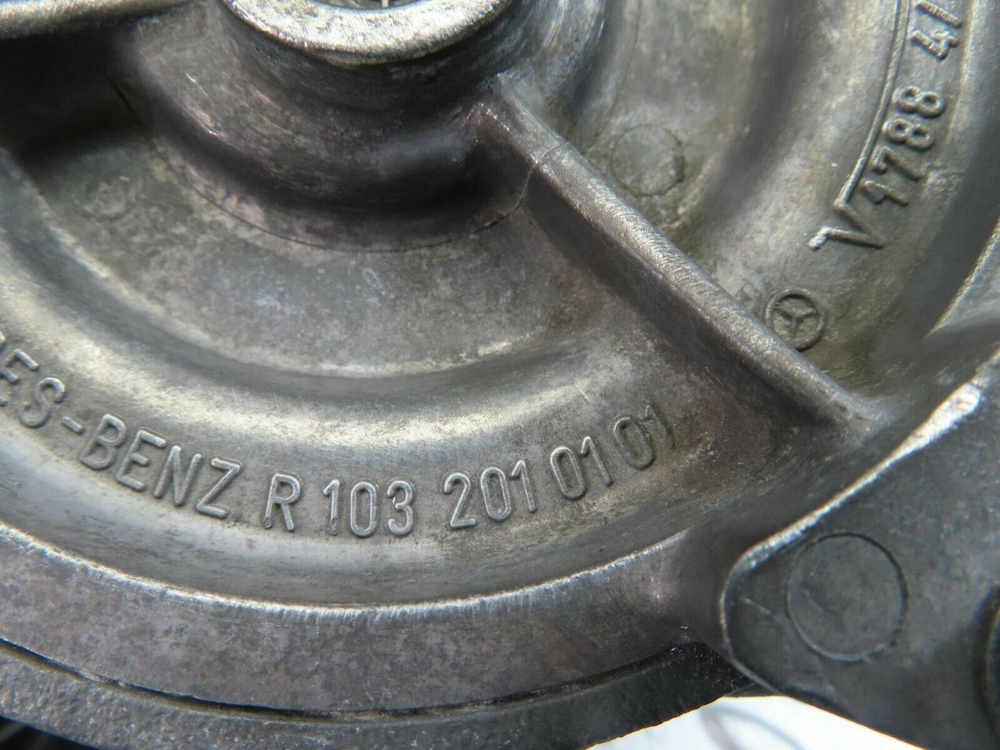 9428 Mercedes-Benz C124 300CE Coupe Water Pump 1032010101