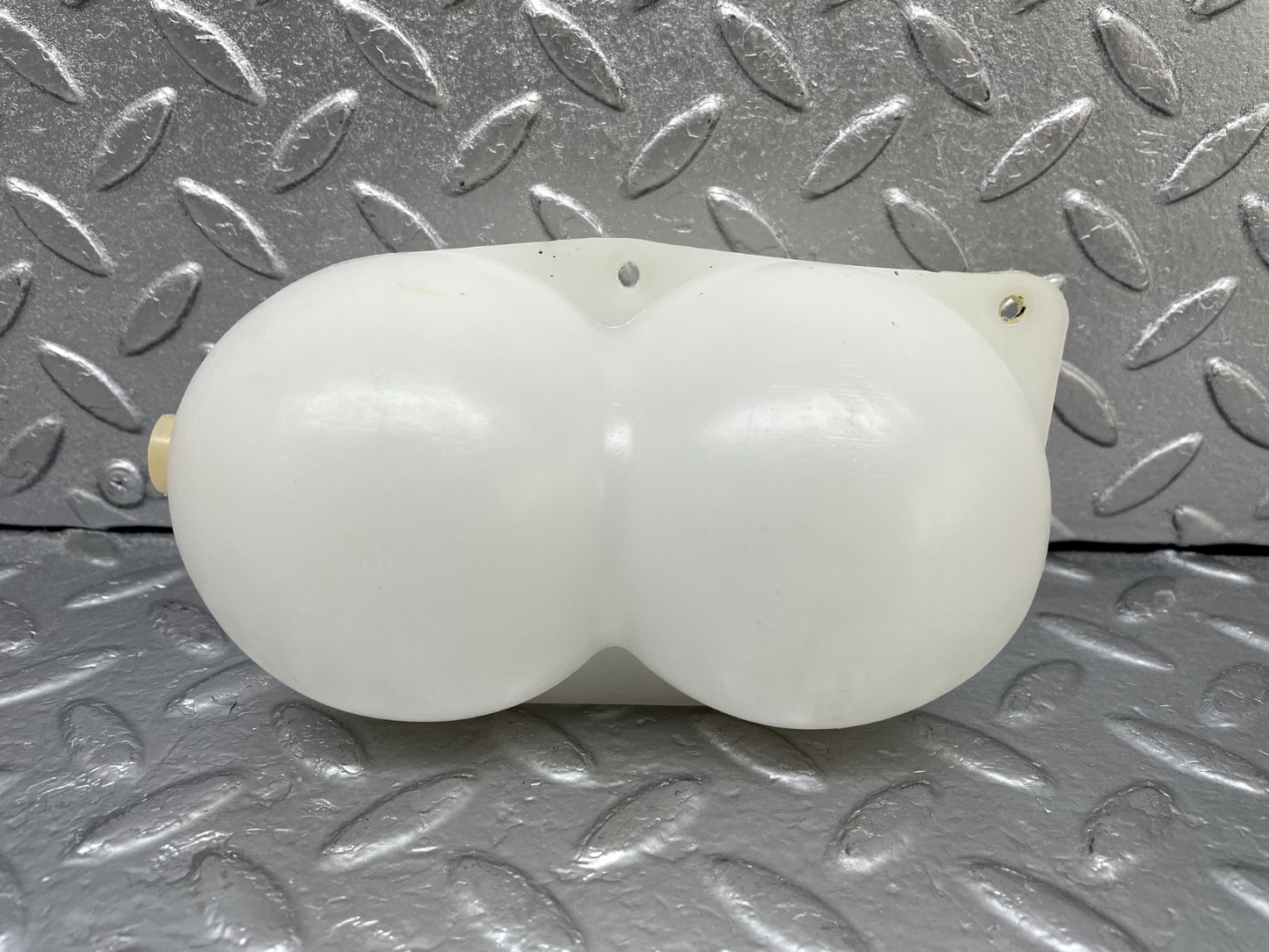 44272 Mercedes-Benz W123 280E Vacuum Reservoir Tank