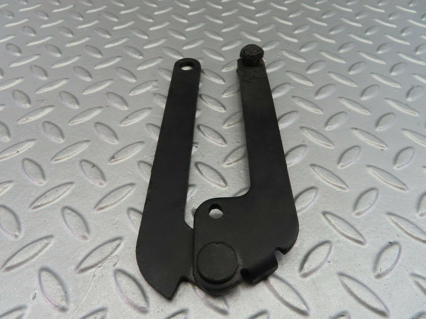 7356 Mercedes-Benz W116 450SE Bonnet Hinge Right Side