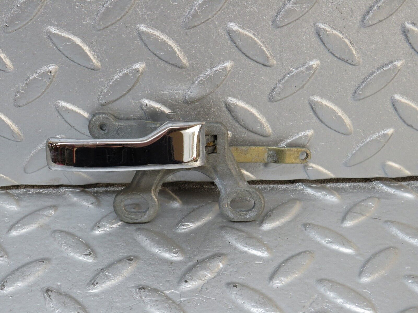 40624 Mercedes-Benz W123 300D Right Interior Door Handle 1237600261