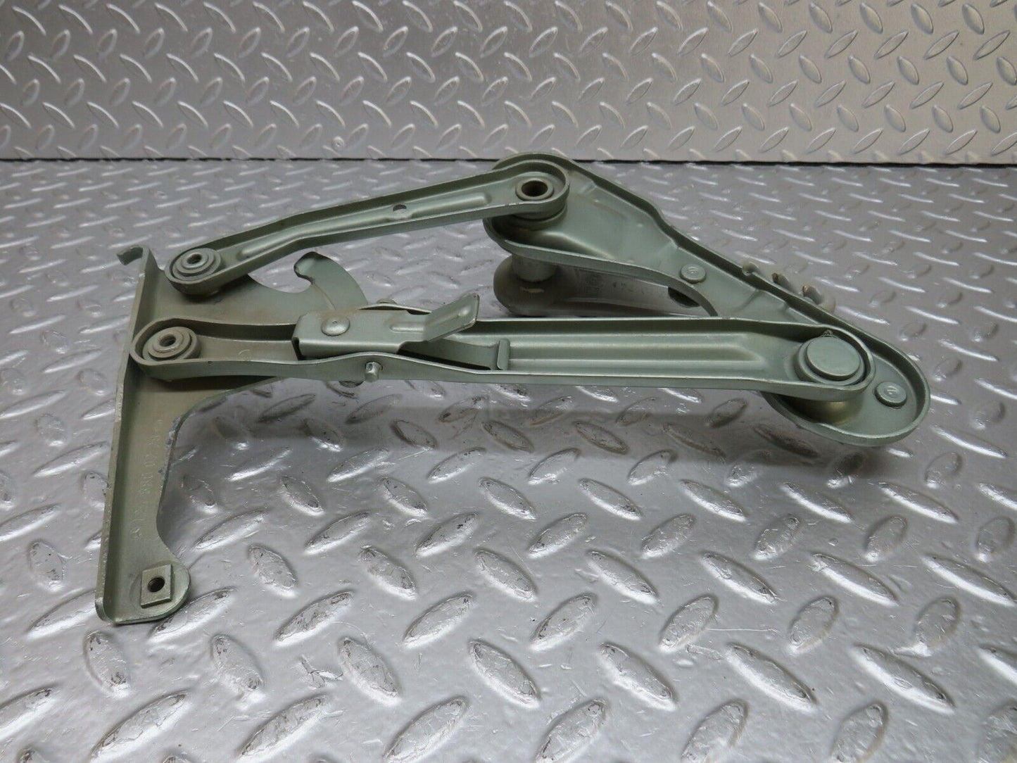 34159 Mercedes-Benz W124 260E Bonnet Hinge Right 1248800228 1248871074