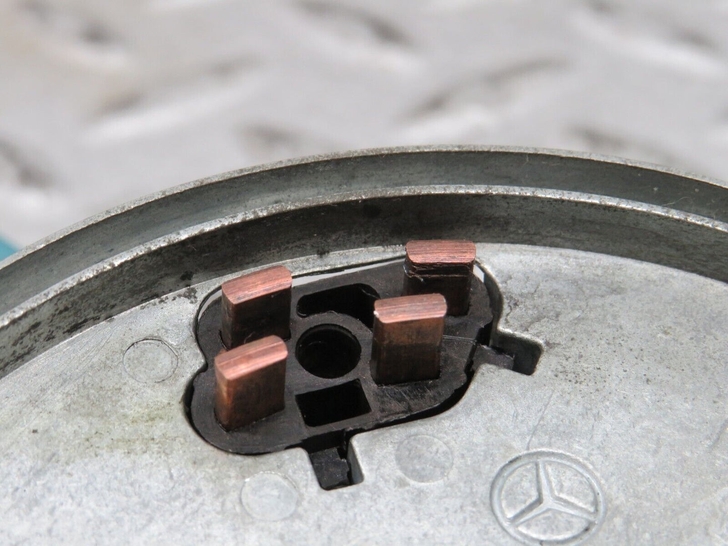 27736 Mercedes-Benz S124 300TE Wagon Steering Wheel Contact Plate 1244620597
