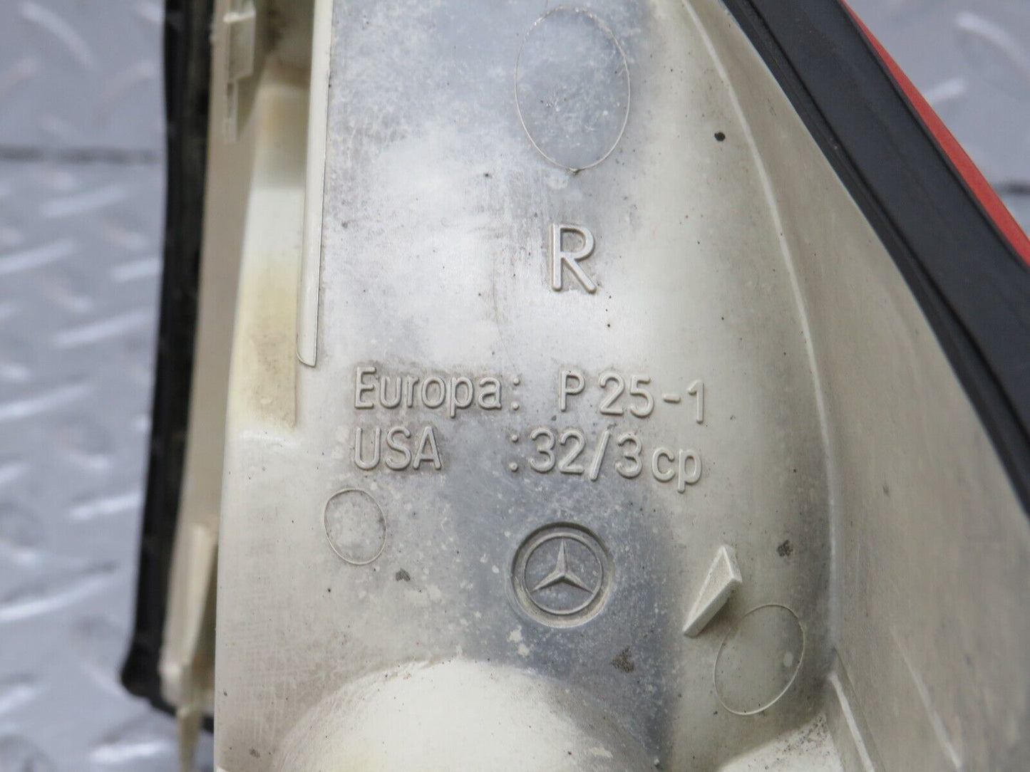 36936 Mercedes-Benz C126 420SEC Coupe Indicator Light Front Right