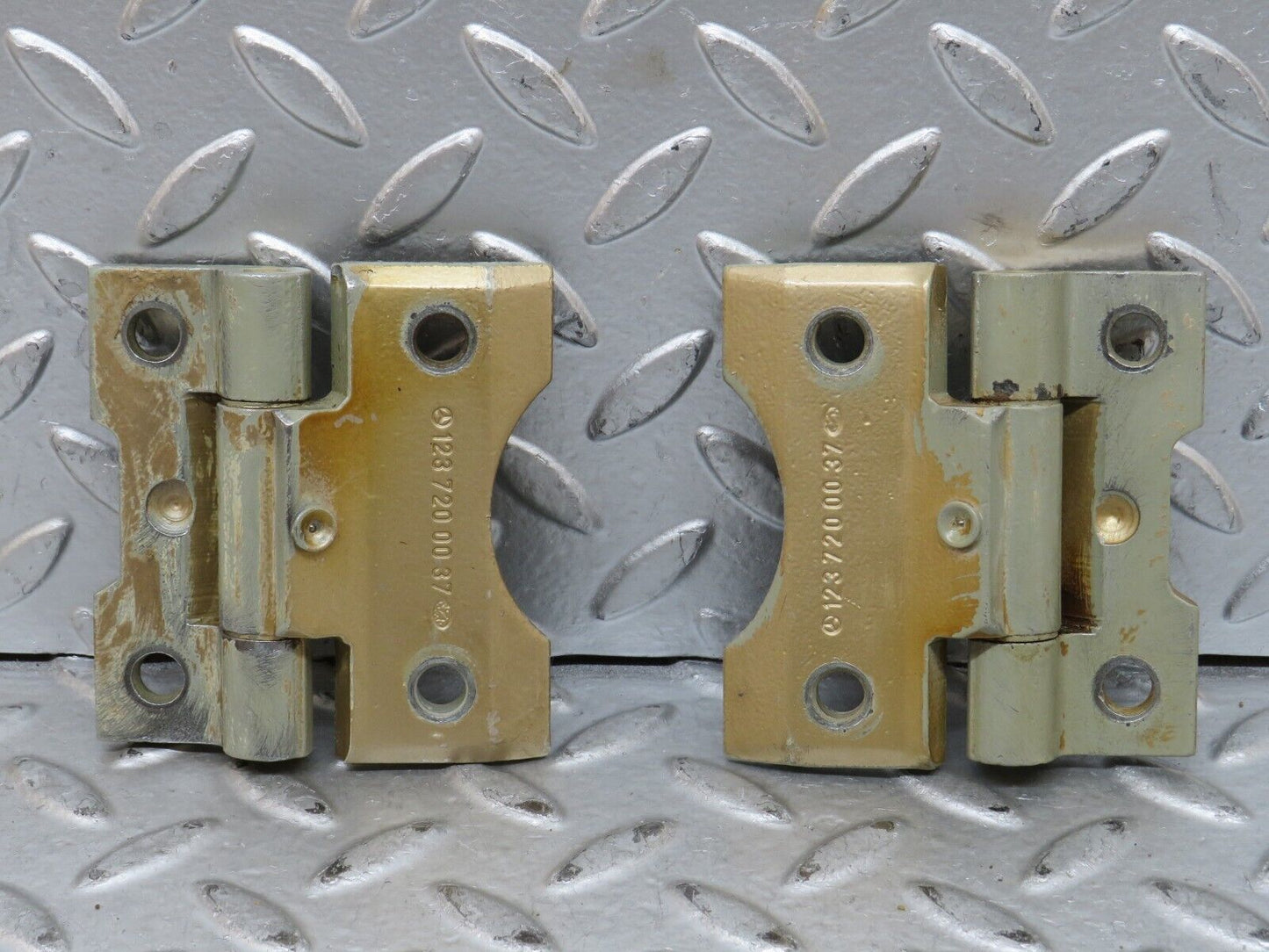 28360 Mercedes-Benz S123 240D Wagon Door Hinge Pair 1237200037