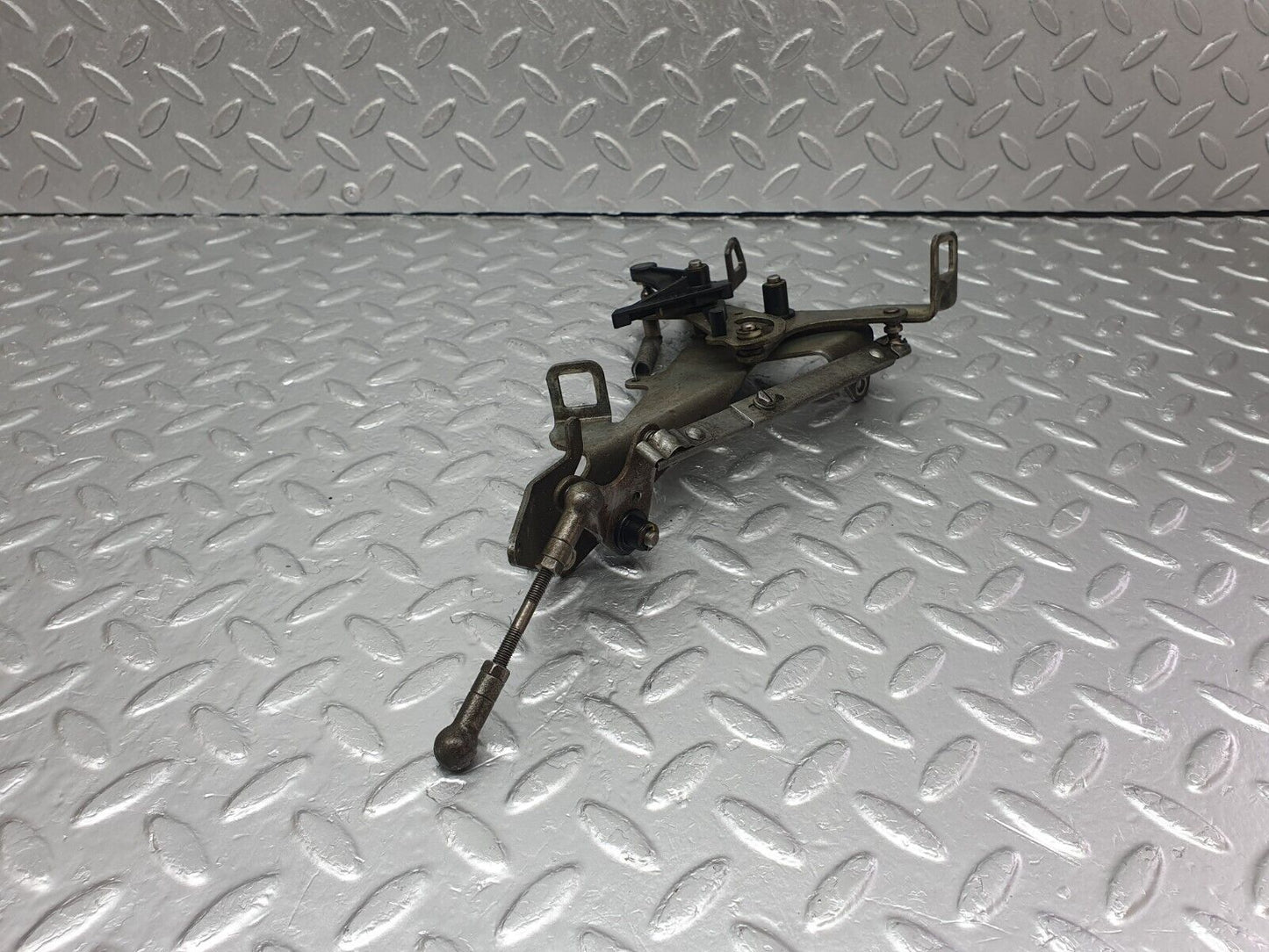 42864 Mercedes-Benz W201 190 Throttle Linkage 1040702321