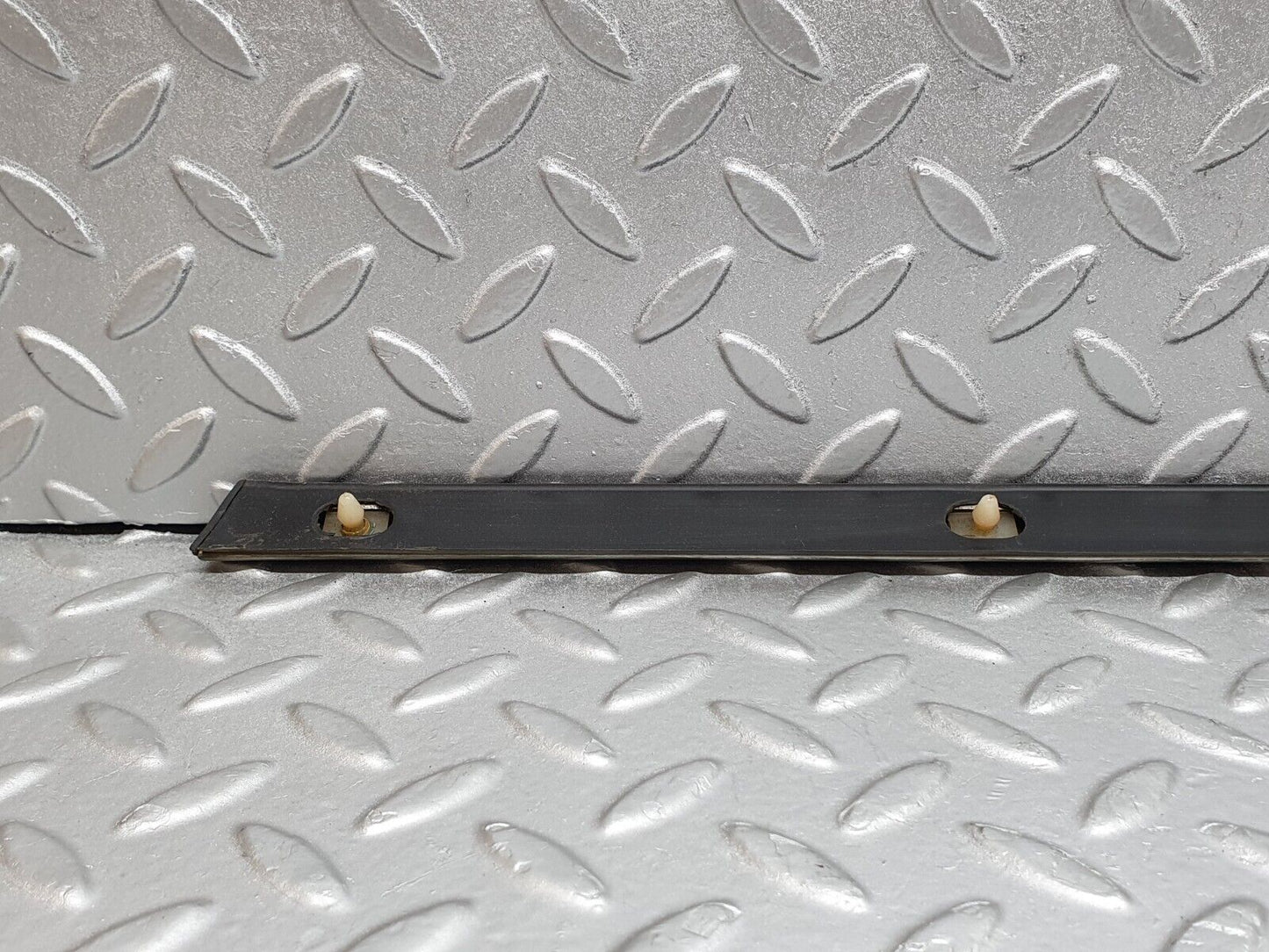 43457 Mercedes-Benz W108 280SE Rear Right Door Centre Moulding Trim