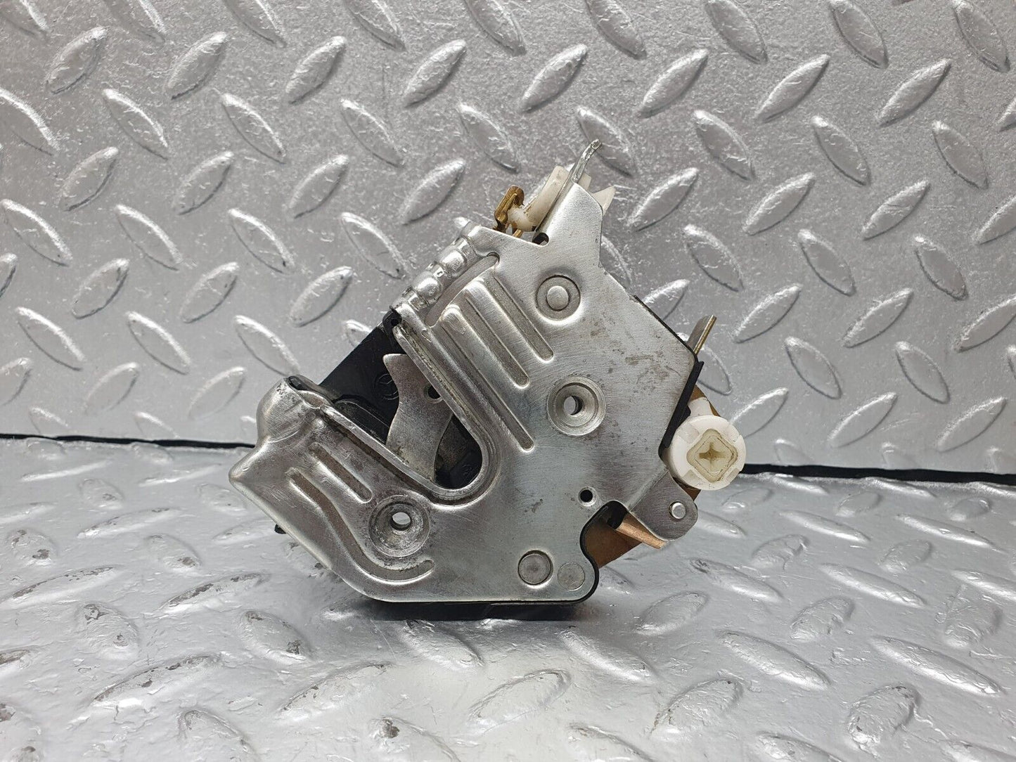 42756 Mercedes-Benz W201 190 Front Right Door Lock Mechanism
