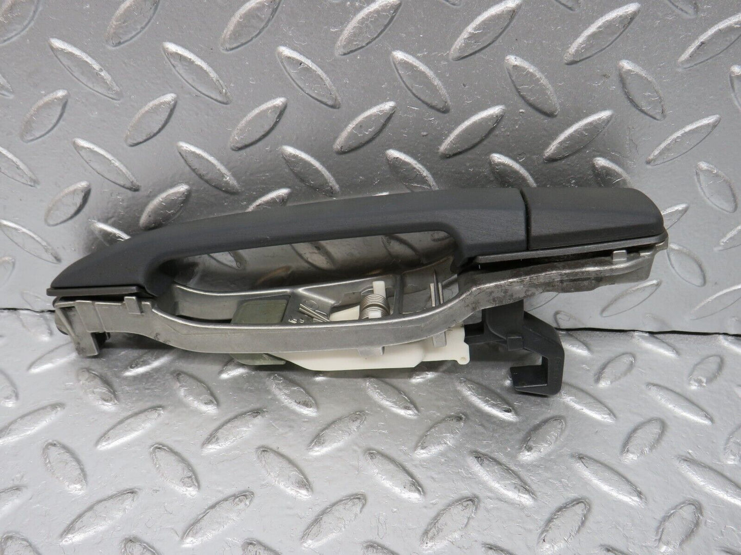 32458 Mercedes-Benz S124 300TE Wagon Rear Left Exterior Door Handle