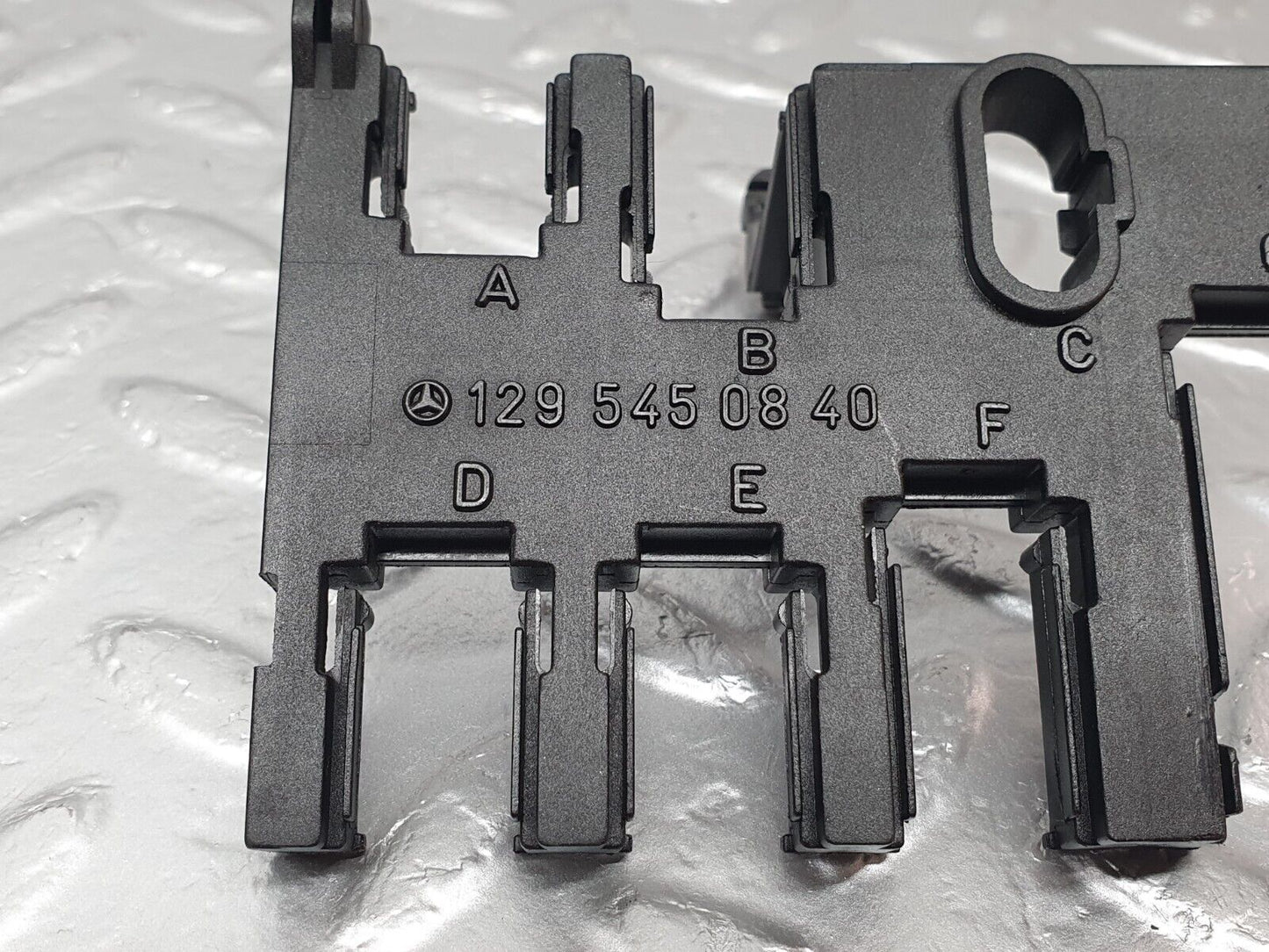 42390 Mercedes-Benz R129 320SL Coupe Fuse Box Cable Mount 1295450840