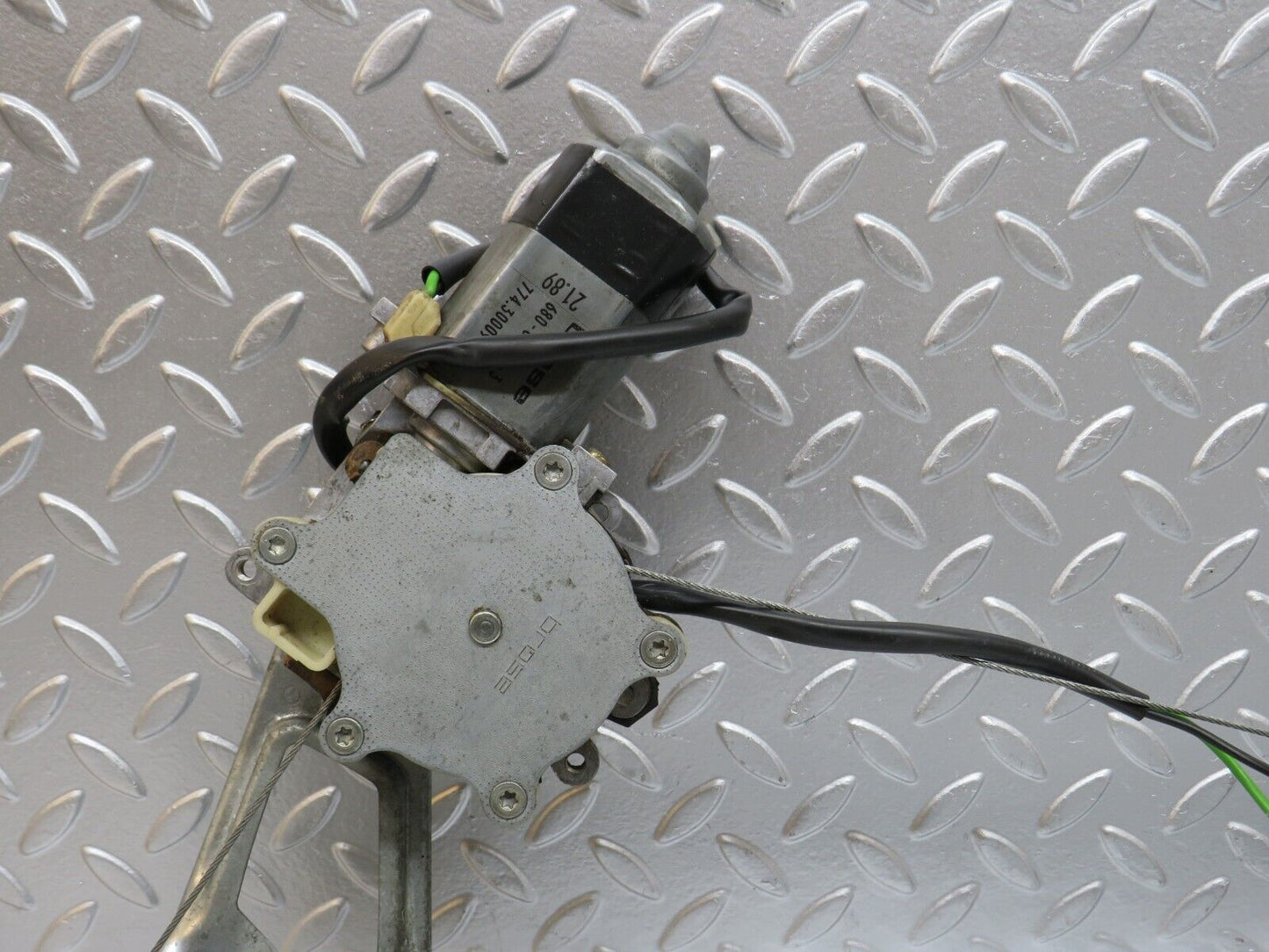 29287 Mercedes-Benz W124 230E Rear Left Power Window Regulator With Motor 774.30009/04