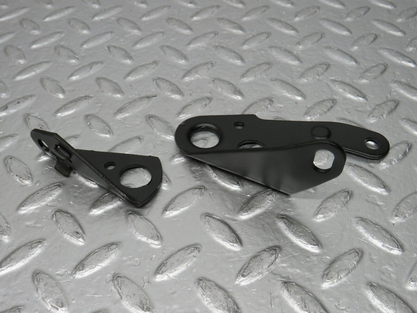 30963 Mercedes-Benz W124 230E Engine Lifting Eyes Hooks