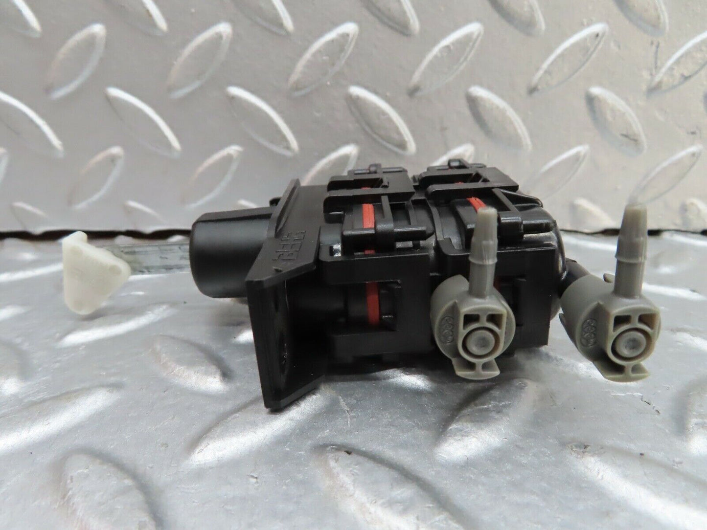 19370 Mercedes-Benz C140 CL420 Coupe Heater Box Vacuum Actuator 9062700252