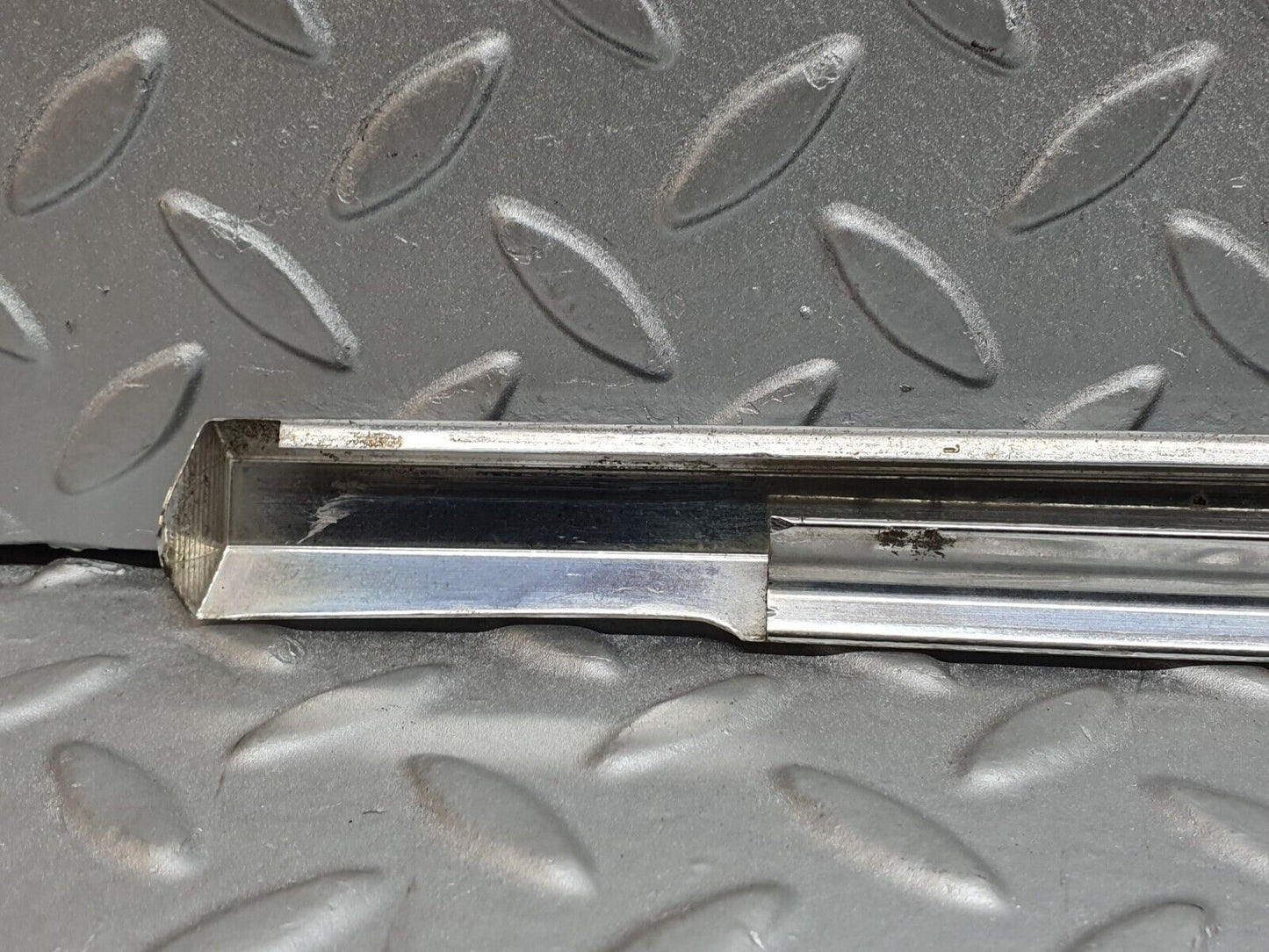 41188 Mercedes-Benz W126 300SE Rear Left Door Chrome Moulding Trim