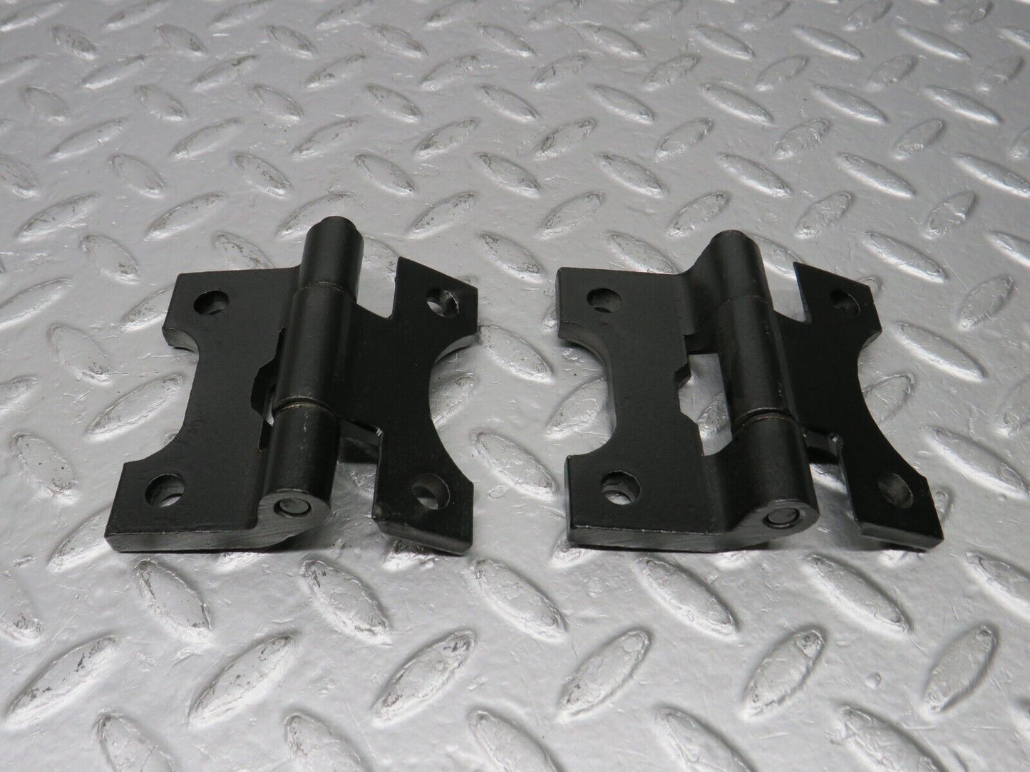 39235 Mercedes-Benz R107 500SL Door Hinge Left Side