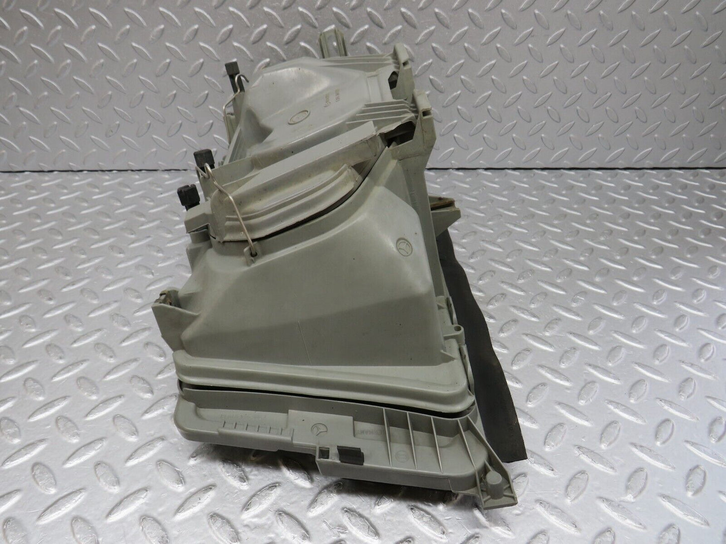 36754 Mercedes-Benz W201 190E Headlight Bosch Right Side 0301067722 1305620537 1305235076